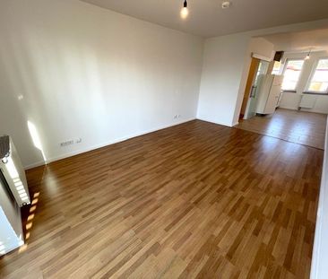 Verwirklichen Sie Ihre Wohnträume – renovierte 2-Zimmer Wohnung in ... - Photo 1