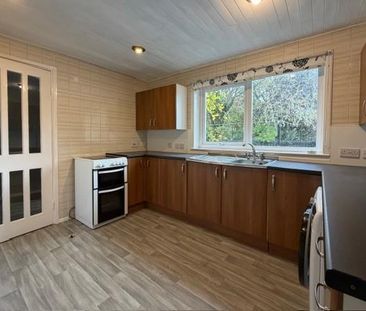 2 bedroom semi-detached house to rent - Photo 3