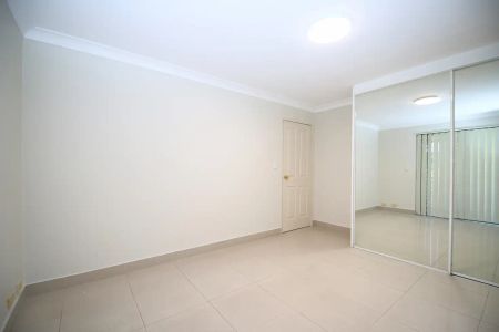 “Freshly Painted 2 bedroom unit” - Photo 2