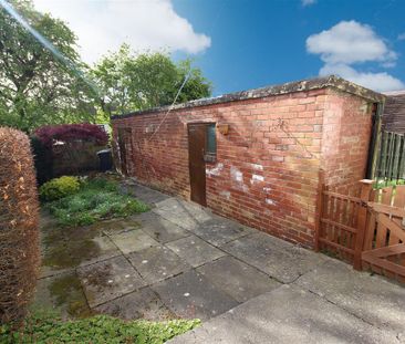 2 Bedroom House - Mid Terrace To Let - Photo 1