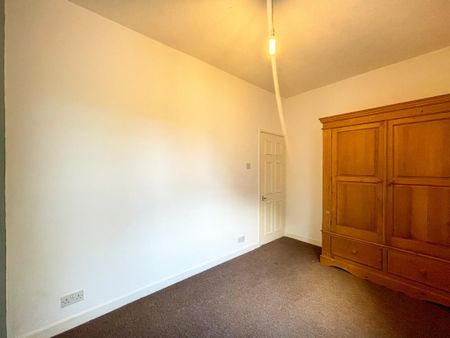 1 bedroom ground floor flat to rent - Photo 3