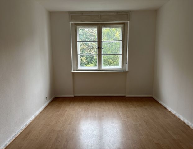 Großzügig geschnittene Balkonwohnung in grüner und ruhiger Wohnlage ***Laminat***2 Bäder*** - Foto 1