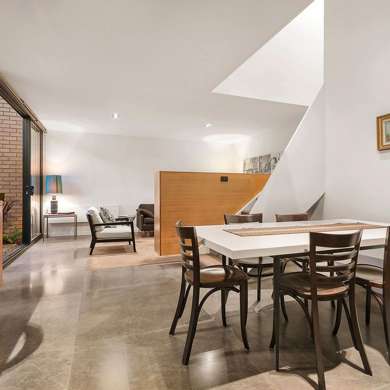 2/43-49 Clowes Street, South Yarra - Photo 1