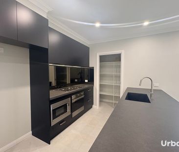 Stylist Four-Bedroom Home in Huntlee for Lease. Ready to move in! 1... - Photo 4