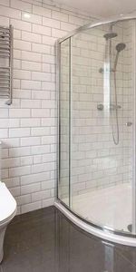 Flat E, St. Michaels Road, Aldershot, Hampshire, GU12 - Photo 4