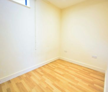 Studio flat to rent on - Photo 2