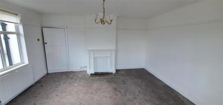 3 Bed Maisonette, Ashurst Drive, IG6 - Photo 3