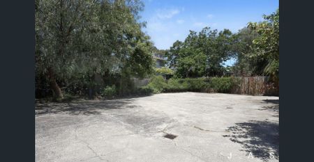 Easy Living in the Heart of Seddon - Photo 2