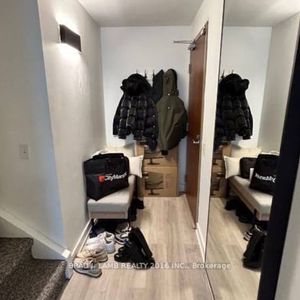 2 Floor Downtown Loft - 1bed/1.5 Bath - Photo 2