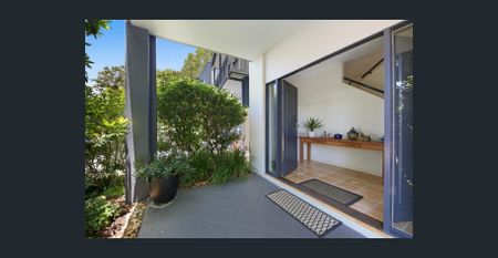 Luxury Living At "Burleigh By The Seashore" Boutique Gated Complex - Walk To Beach! - Photo 2