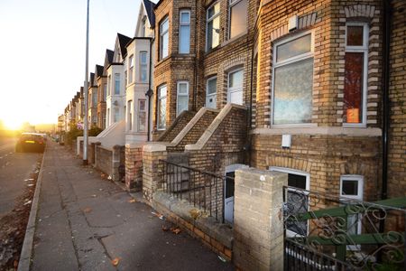 Ferry Road, Grangetown - Photo 2