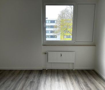 Volsanierte 3-Zimmer Wohnung mit Balkon in Dortmund Scharnhorst. - Photo 1
