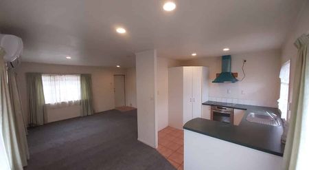 Mangere 3 bedroom house - Photo 2