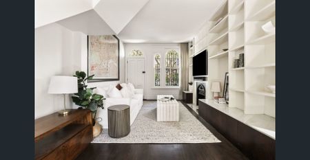 Iconic Terrace Conversion With Modern Design Concepts, Bridge & Water Cameos - Photo 4