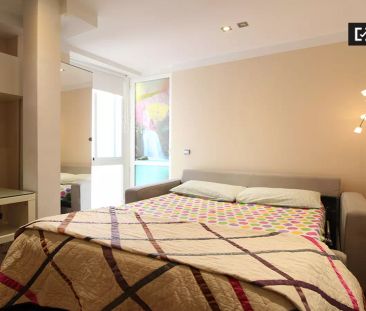 Studio for rent in Imperial, Madrid perfect for women - Photo 5