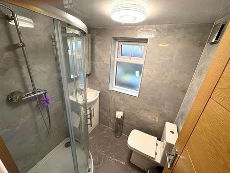 All Bills Included, First Floor, Two Bed Duplex Maisonette, Little Bushey Lane, Bushey, WD23 - Photo 5