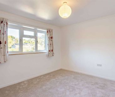 Three Bedroom Home with Driveway & Garage - Photo 6