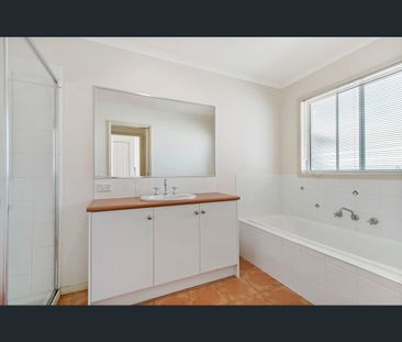 10/14 Butts Road, Eaglehawk, Vic 3556 - Photo 6