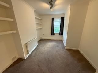 2 bedroom cottage to rent - Photo 2