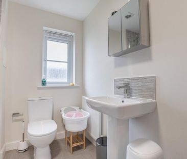 4 bedroom detached house to rent - Photo 6