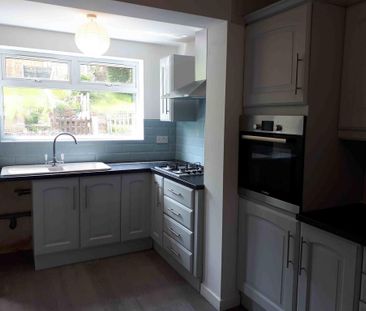 3 bedroom terraced house to rent - Photo 4