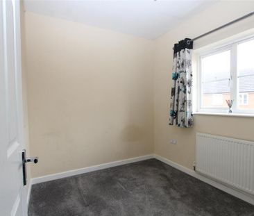 4 bedroom detached house to rent - Photo 3