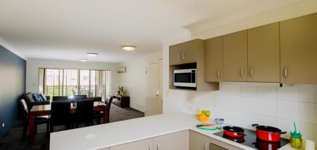 2 Bedroom Apartment - Photo 2