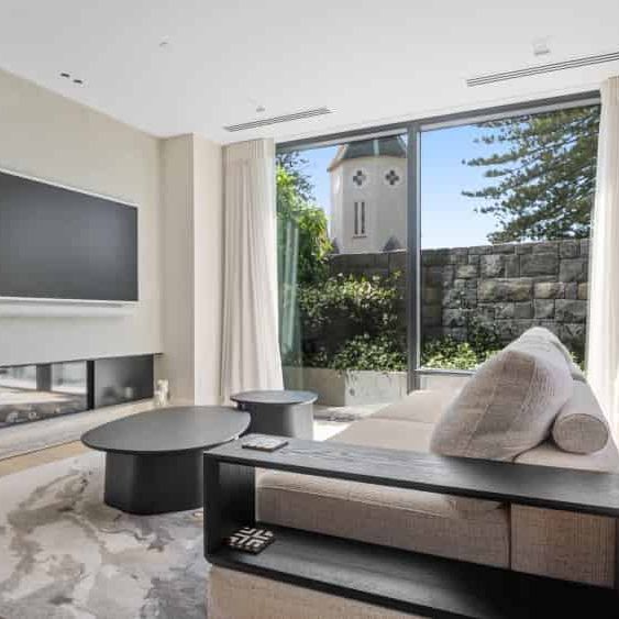 One Saint Stephens - Photo 1