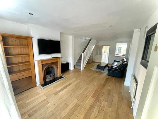 1 bedroom in a house share to rent - Photo 1