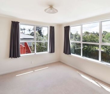 Bright and Sunny three bedroom home. - Photo 3