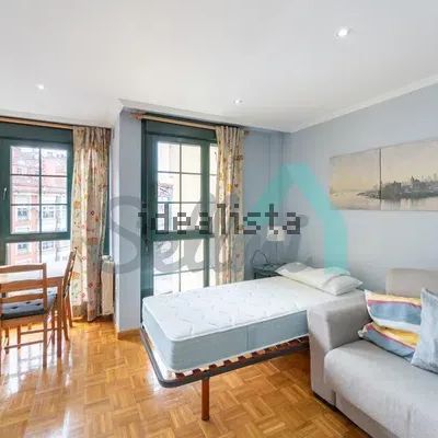 Alquiler de estudio en Calle Azcárraga - Foto 1