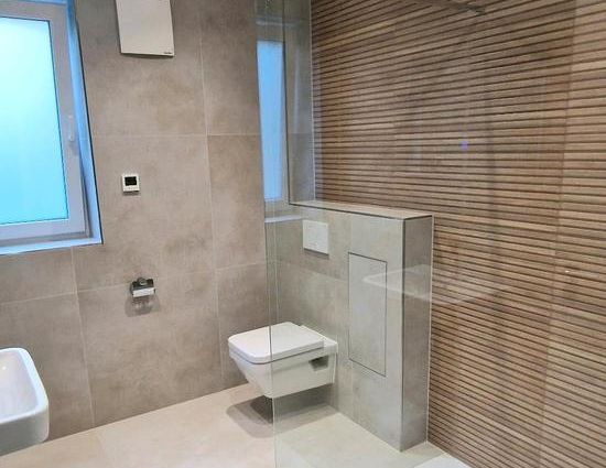 Neubau Erstbezug 3-ZKB-Wohnung + Einbauküche + Terrasse - Photo 1