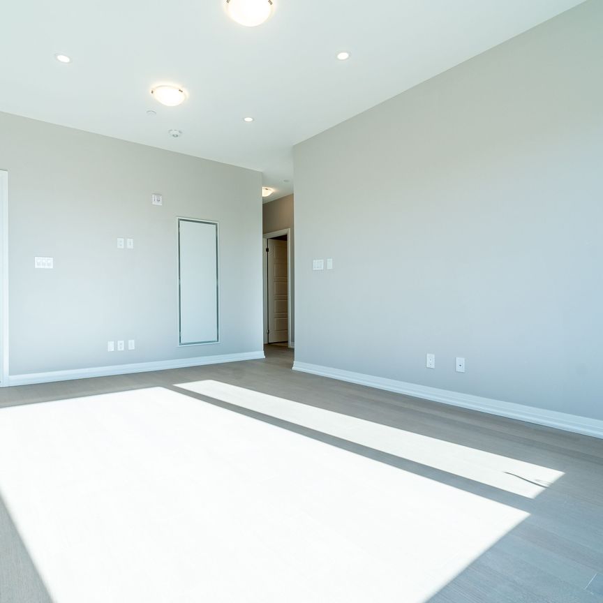 For Lease - 3265 Carding Mill Trail Unit# 421, Oakville, Ontario - Photo 1