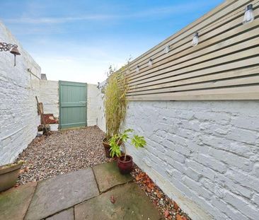 2 bedroom terraced house to rent - Photo 4