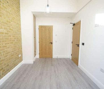 First Avenue, Grays, RM20 - Photo 5