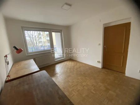 Pronájem - prostorný byt 4+1 Dřevnická, Zlín Příluky - žádaná klidná lokalita - Fotografie 4