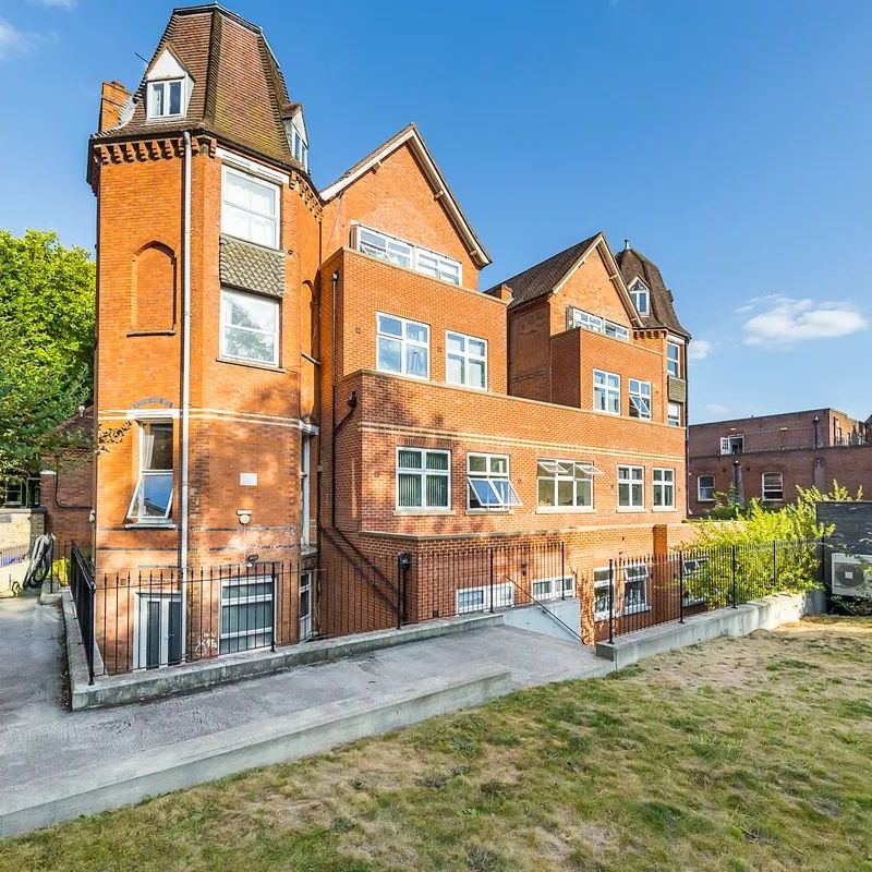 Fitzjohns Ave, Hampstead, London, NW3 - Photo 1