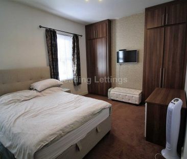 4 bedroom terraced house to rent - Photo 3