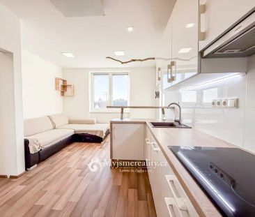 Pronájem zařízený a zrekonstruovaný cihlový byt 2+kk, 40 m - Photo 1