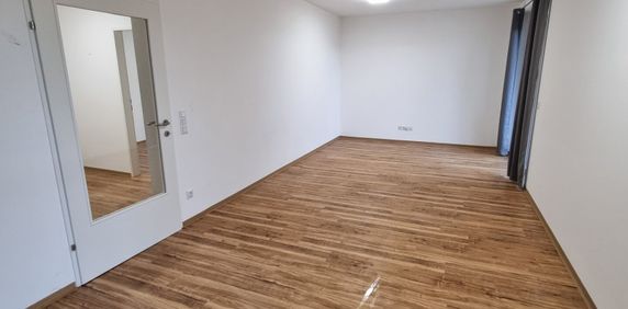 Schöne 2- Zimmerwohnung mit Balkon und Parkplatz! - Photo 2