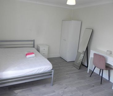 1 bedroom in a house share to rent - Photo 3