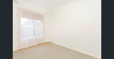 Spacious Homette with Courtyard - Photo 4