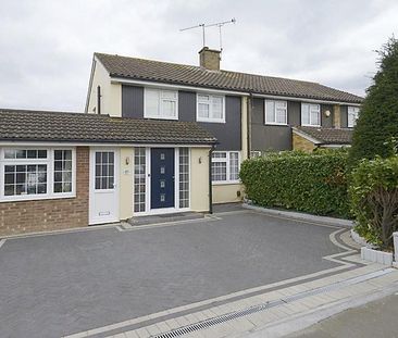 4 bedroom semi-detached house to rent - Photo 2