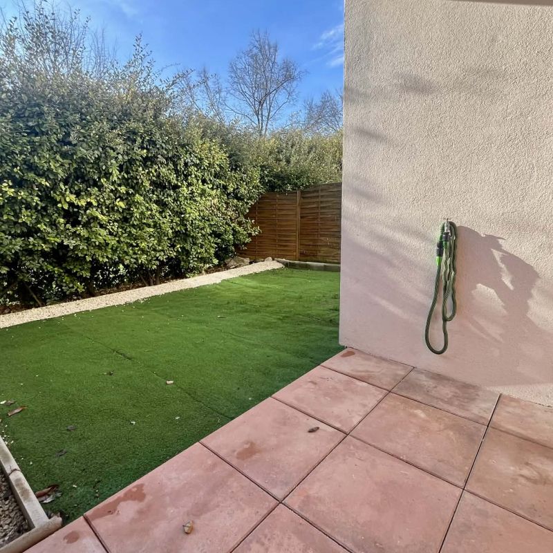 À louer T2 de 42 m2 en rez-de-chaussée avec jardinet Rés - Photo 1