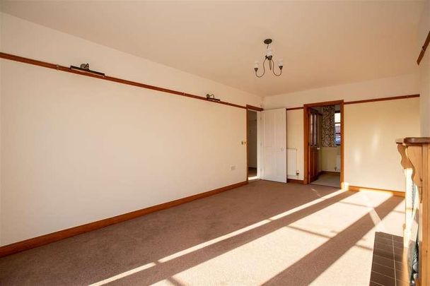 Main Street, Kirby Muxloe, LE9 - Photo 1