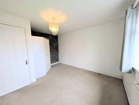 4 bedroom end of terrace house to rent - Photo 5