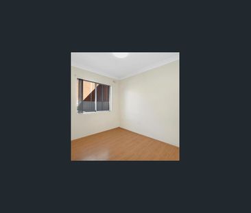 Well-Presented Apartment in Prime Location Near Station - Photo 3