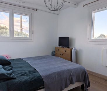 Location Appartement 3 pièces 60m² HYERES 83400 - Photo 2