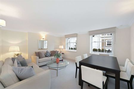 A modern three bedroom apartment ideally located near the amenities of Oxford Street. - Photo 3