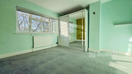 4 bedroom semi-detached house to rent - Photo 4